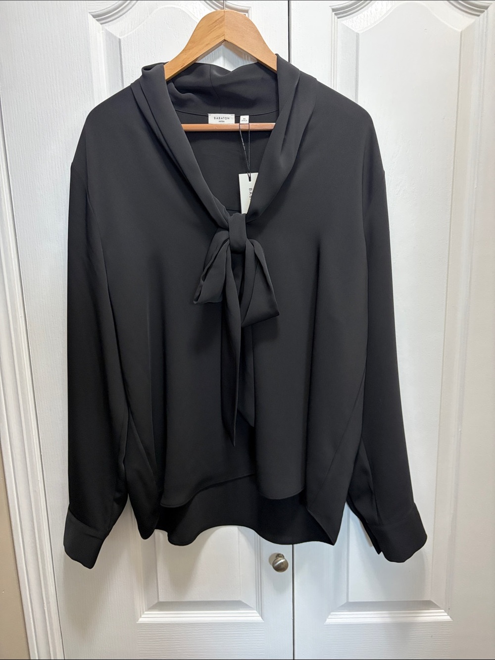 Aritzia Babaton Hestia Blouse in Black size XL - NWT
